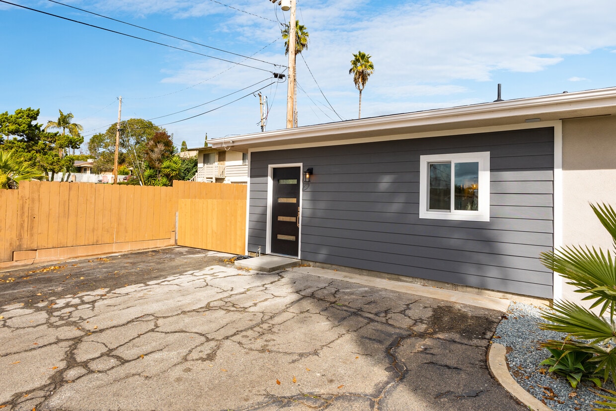 Foto principal - 205 Plymouth Dr