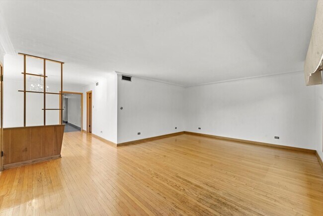 Foto del edificio - 3917 W 63rd St