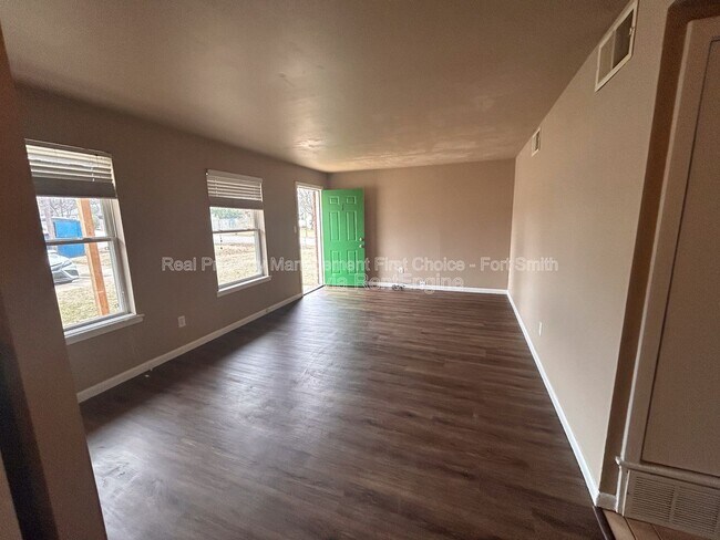 Building Photo - 2301 S V St