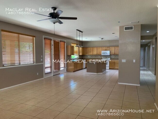 Building Photo - Beautiful home with pool * 3 car garage *
