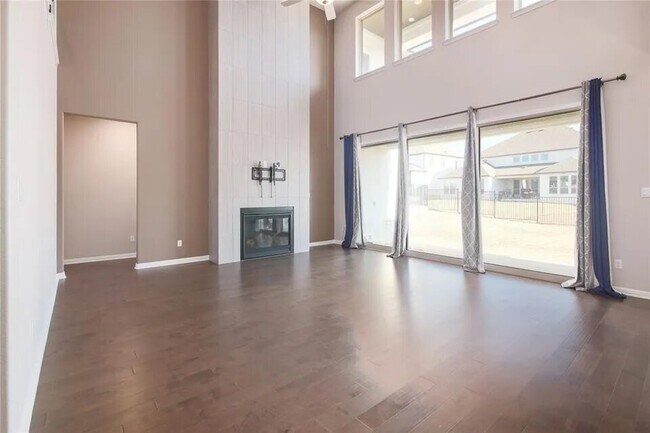Building Photo - 2052 Bel Paese Bnd
