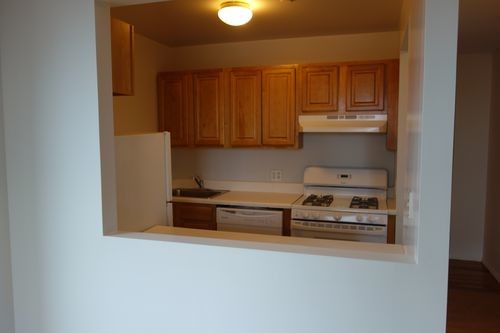 Building Photo - 229 Parkville Ave