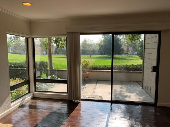 Building Photo - 42 Arboles