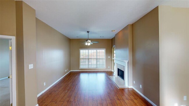 Foto del edificio - 615 Castle Brook Dr
