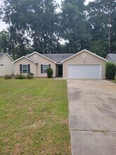 Building Photo - 106 Five Oaks Ct