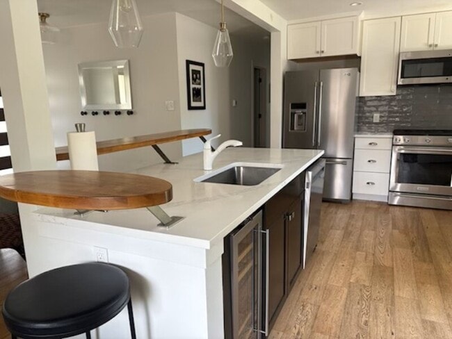 Building Photo - 550 Dudley St