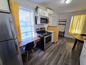 Building Photo - 28 Cliff St