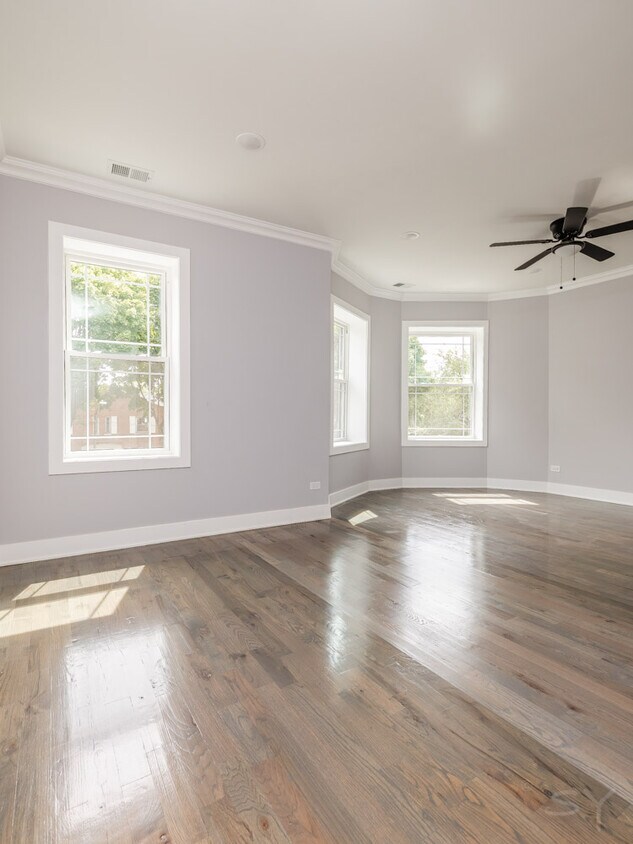 Foto principal - 6338 S Vernon Ave