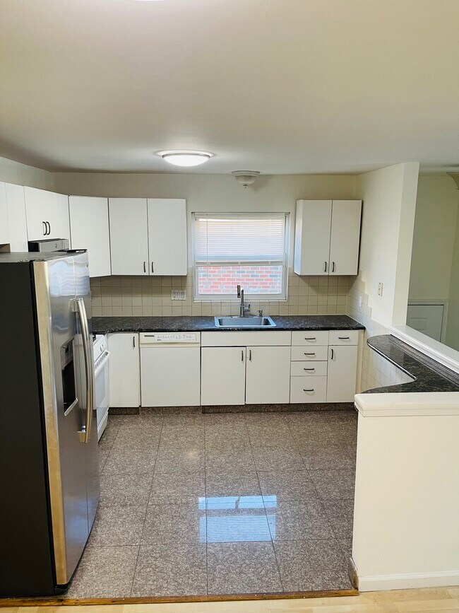 Kitchen - 7958 Langdon St