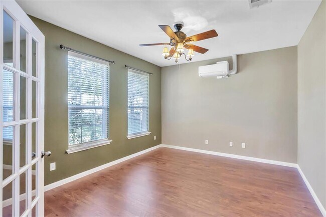 Foto del edificio - 16808 Ennis Trail