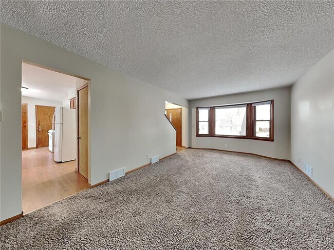 Foto del edificio - 3405 Ensign Ave N