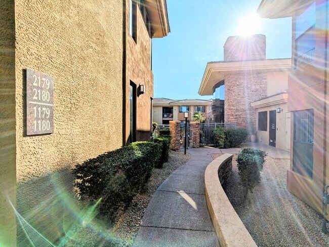 Building Photo - 2 Bed 2 Bath Condo in Montage Condominium