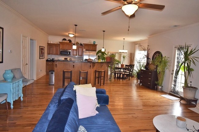 Foto del edificio - 7904 Corey Dr