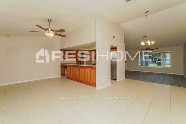 Building Photo - 2417 Covington Ave