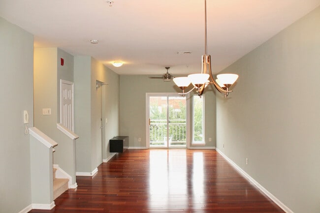 Building Photo - 625 Raphael Place