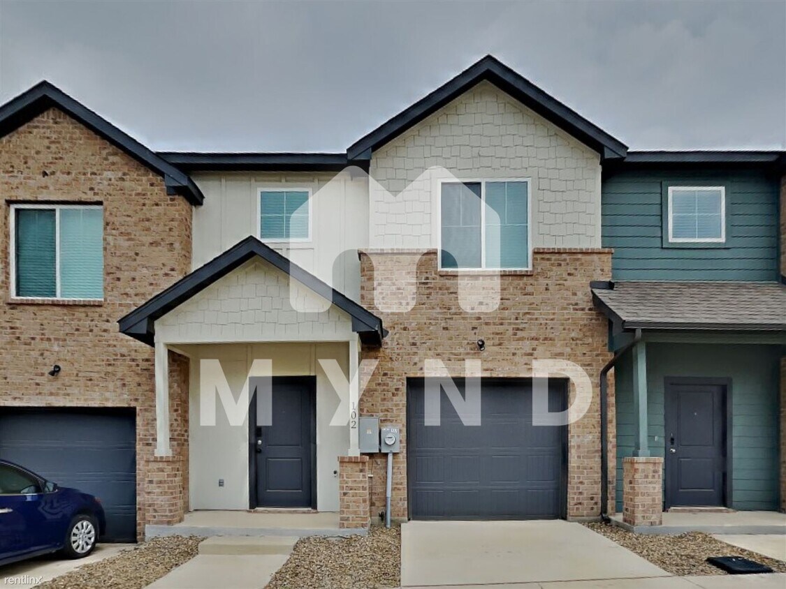 3 br, 2.5 bath Townhome 102 Briarwood Ln Townhome Rentals in Forest Hill TX