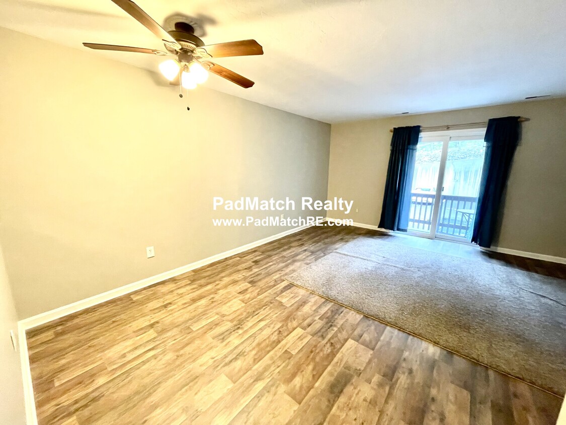 Living/Dining room - 44 Maria Ave