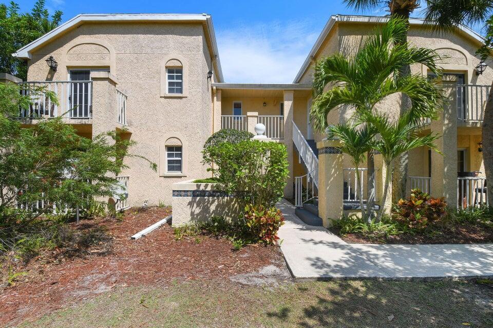 Primary Photo - 1604 SE Green Acres Cir