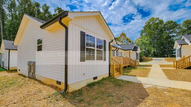 Building Photo - 1133 Veterans Dr