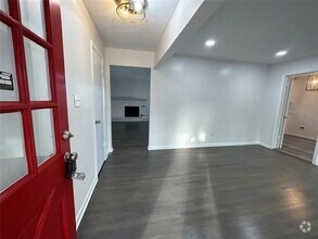 Building Photo - 10435 Cromwell Dr