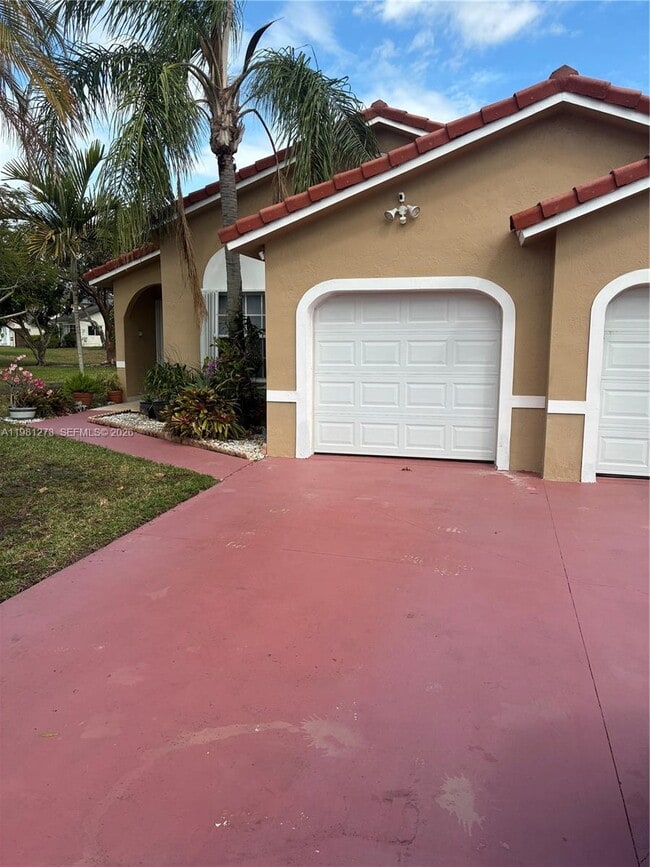 Foto del edificio - 18175 NW 61st Ave