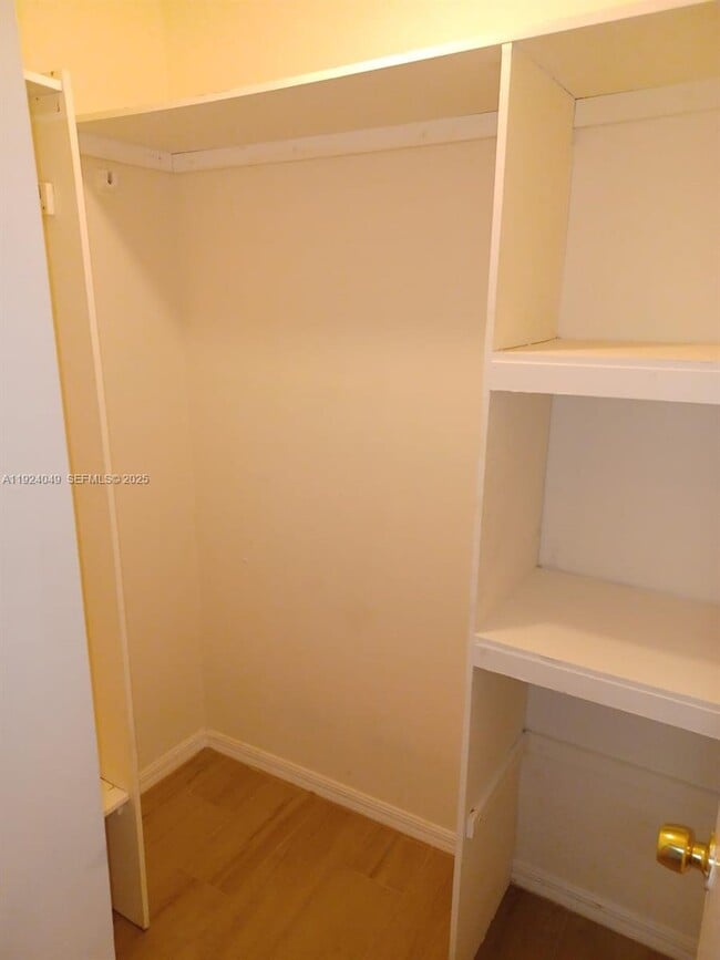 Foto del edificio - 2134 Cleveland St