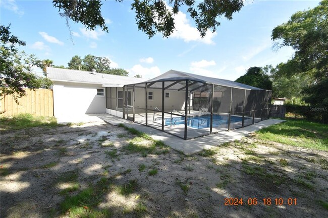Building Photo - 11065 Linden Dr