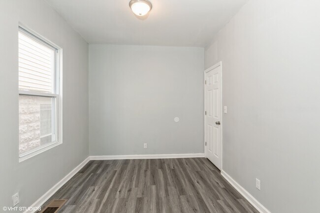 Foto del edificio - 9407 S Burnside Ave