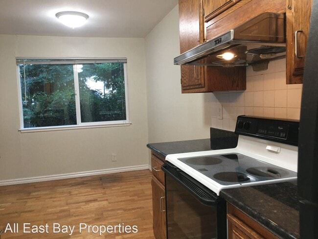 Building Photo - 2 br, 1 bath House - 41 Emery Bay Drive