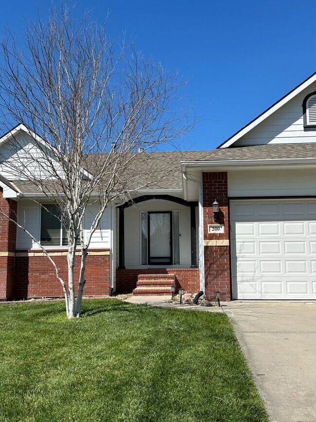 Building Photo - BEAUTIFUL 4 Bd, 3 Bath Home -  Rose Hill!