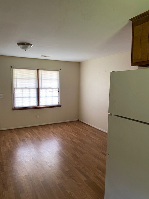 Family Room - 482 Grove St