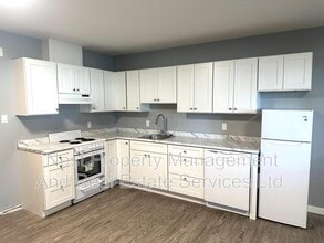 Building Photo - 626 Kinchant St