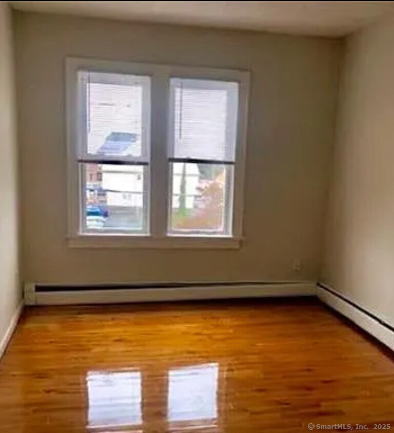 Primary Photo - 147 Charles St