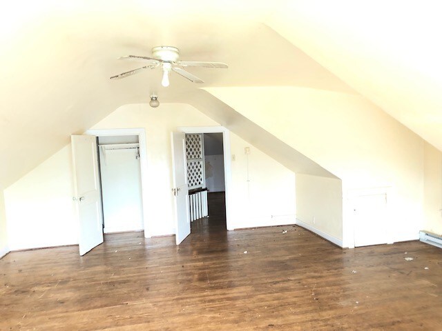 Foto del edificio - 807-807 Bedford St