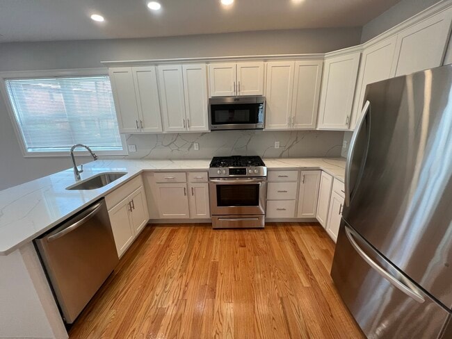 Foto del edificio - 29 Cameron Ave