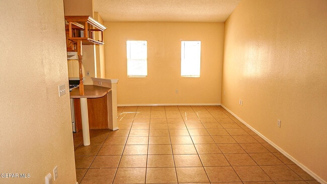 Building Photo - 3559 Oasis Dr