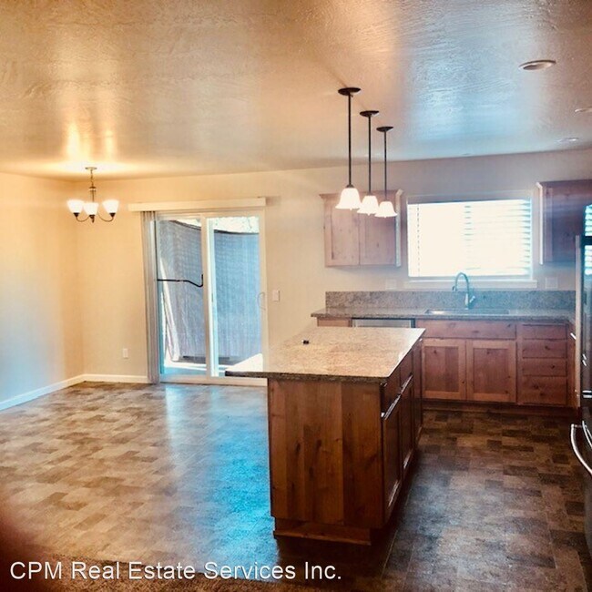Foto del edificio - 2 br, 2 bath House - 1188 NE Beacon
