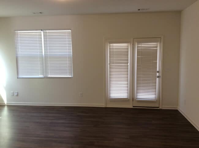 Building Photo - 3075 Tarian Way