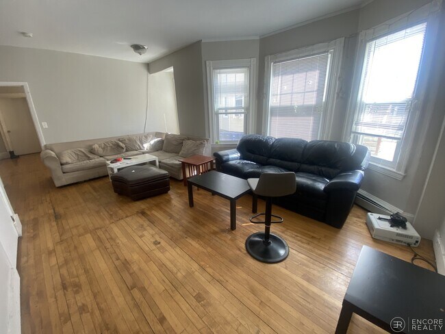 Foto del edificio - 38 N Beacon St