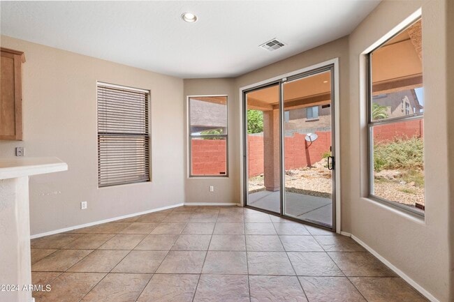 Comedor formal - 18466 W Westfall Way