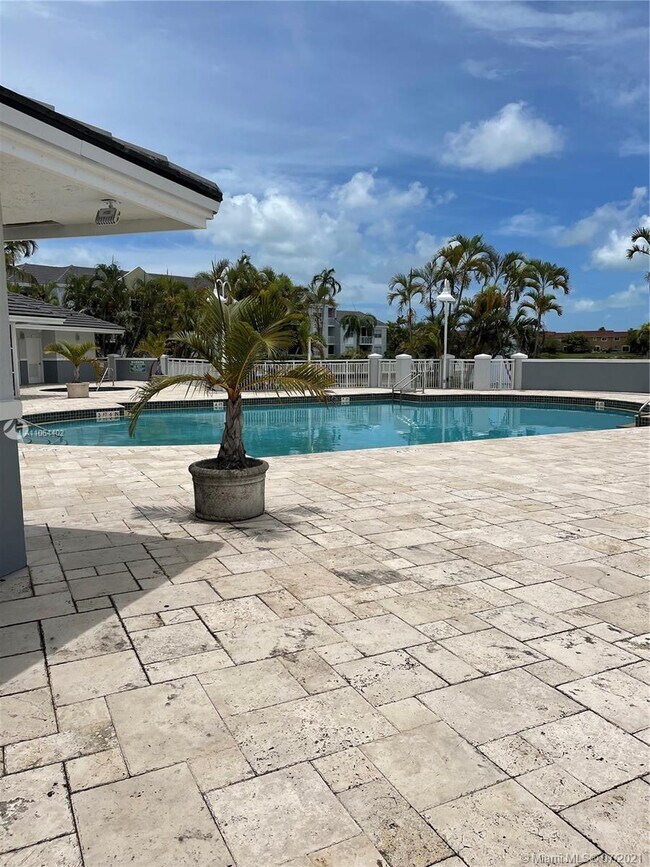 Foto del edificio - 8520 SW 212th St