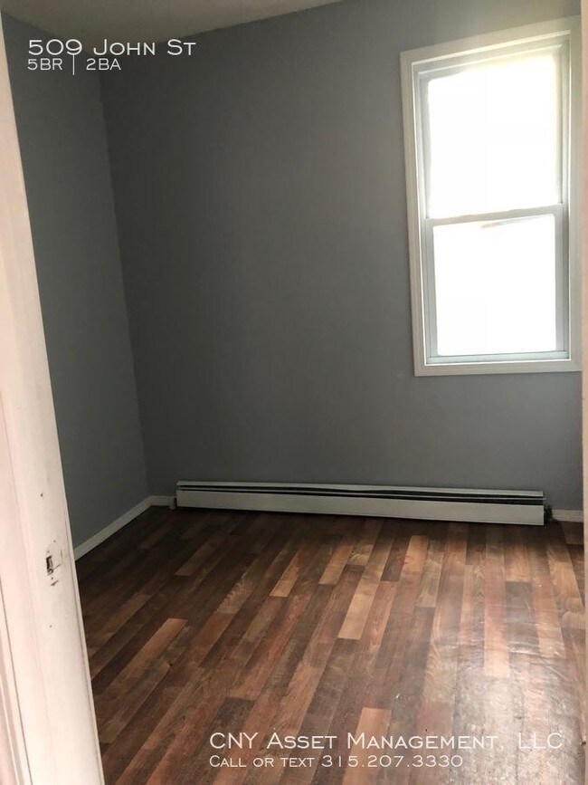 Building Photo - 5 bedroom in Syracuse NY 13208