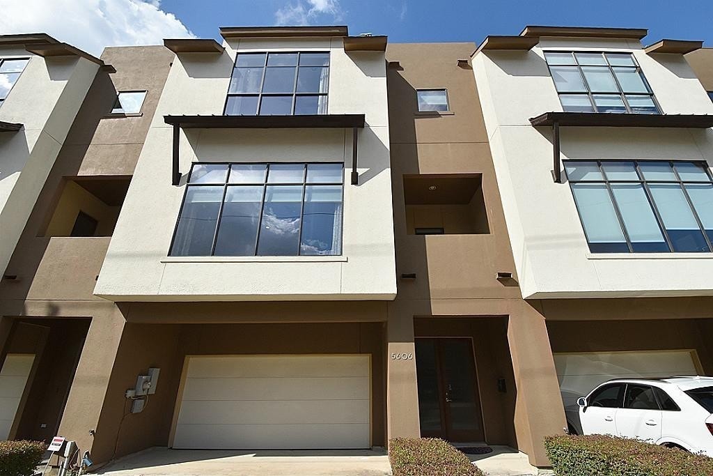 Foto principal - Contemporary townhome, rooftop terrace awa...