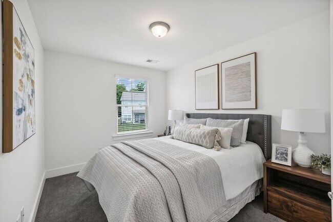 Foto del edificio - Charming 3BR Corner Townhome in Franklin