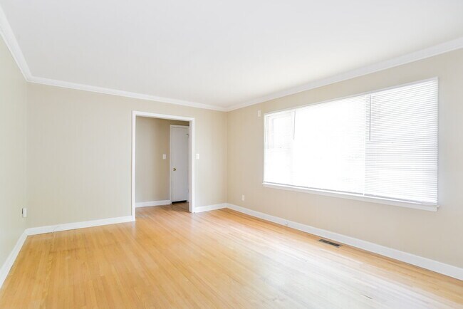 Foto del edificio - 3304 Sunset Rd