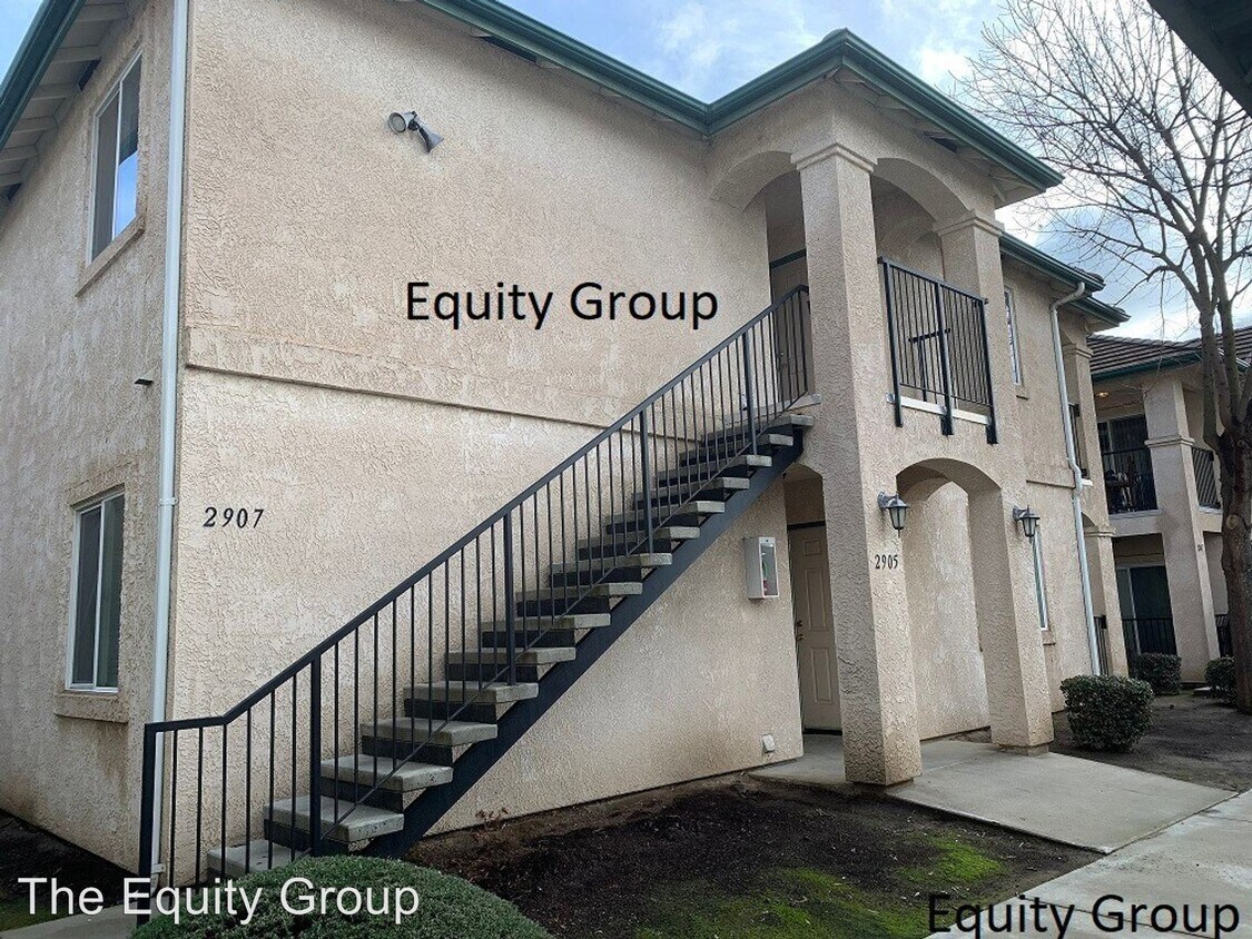Primary Photo - 2901-2907 N Zachary St