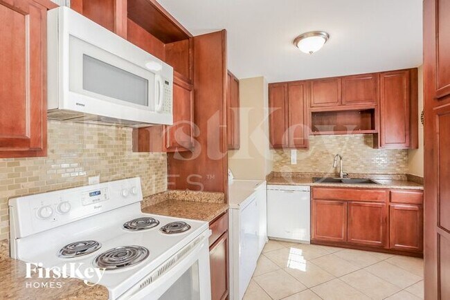 Building Photo - 5359 Blackwell St