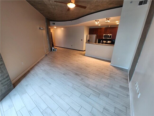 Foto del edificio - 400 W Peachtree St NW
