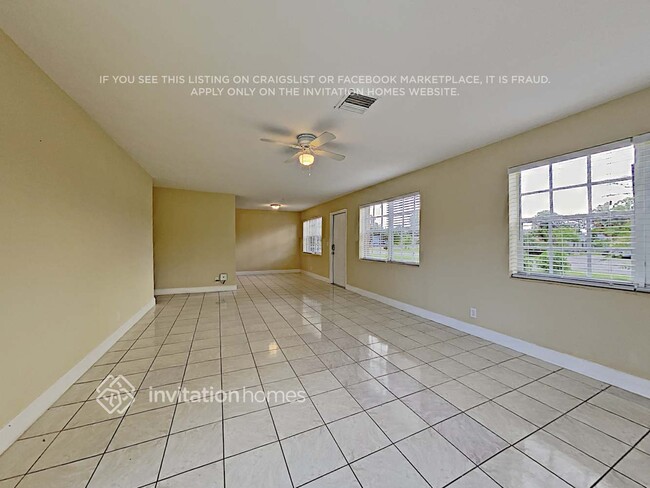 Building Photo - 854 W Jasmine Dr