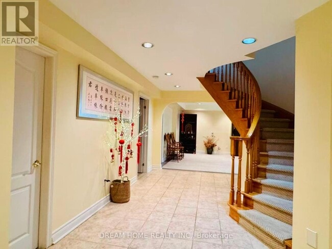 Building Photo - 135 Calvington Dr